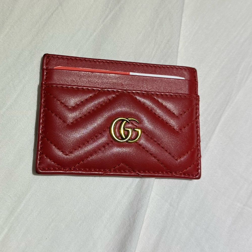 Red Gucci Marmont Cardholder